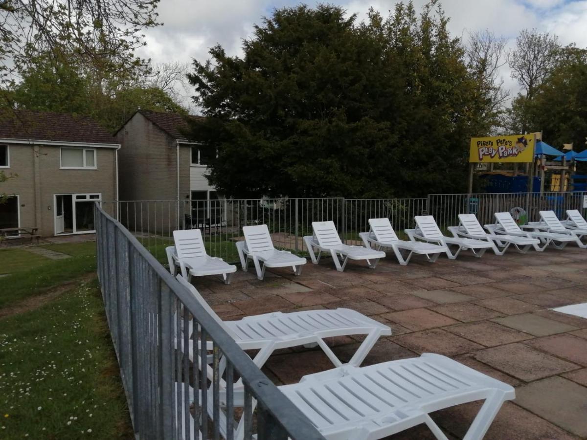 2 Bed Villa With Full Use Of Site Facilities New Quay Extérieur photo
