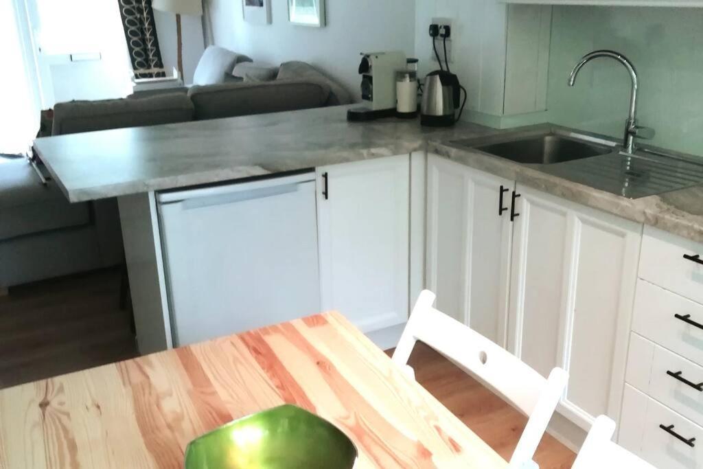 2 Bed Villa With Full Use Of Site Facilities New Quay Extérieur photo